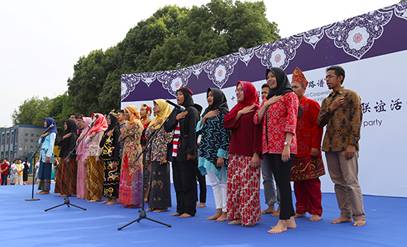 2���贮���⾲��